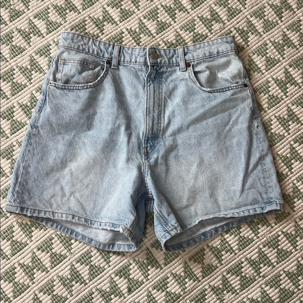 Zara Women's Light Denim Boyfriend Short - Size 12 - Picture 5 of 5